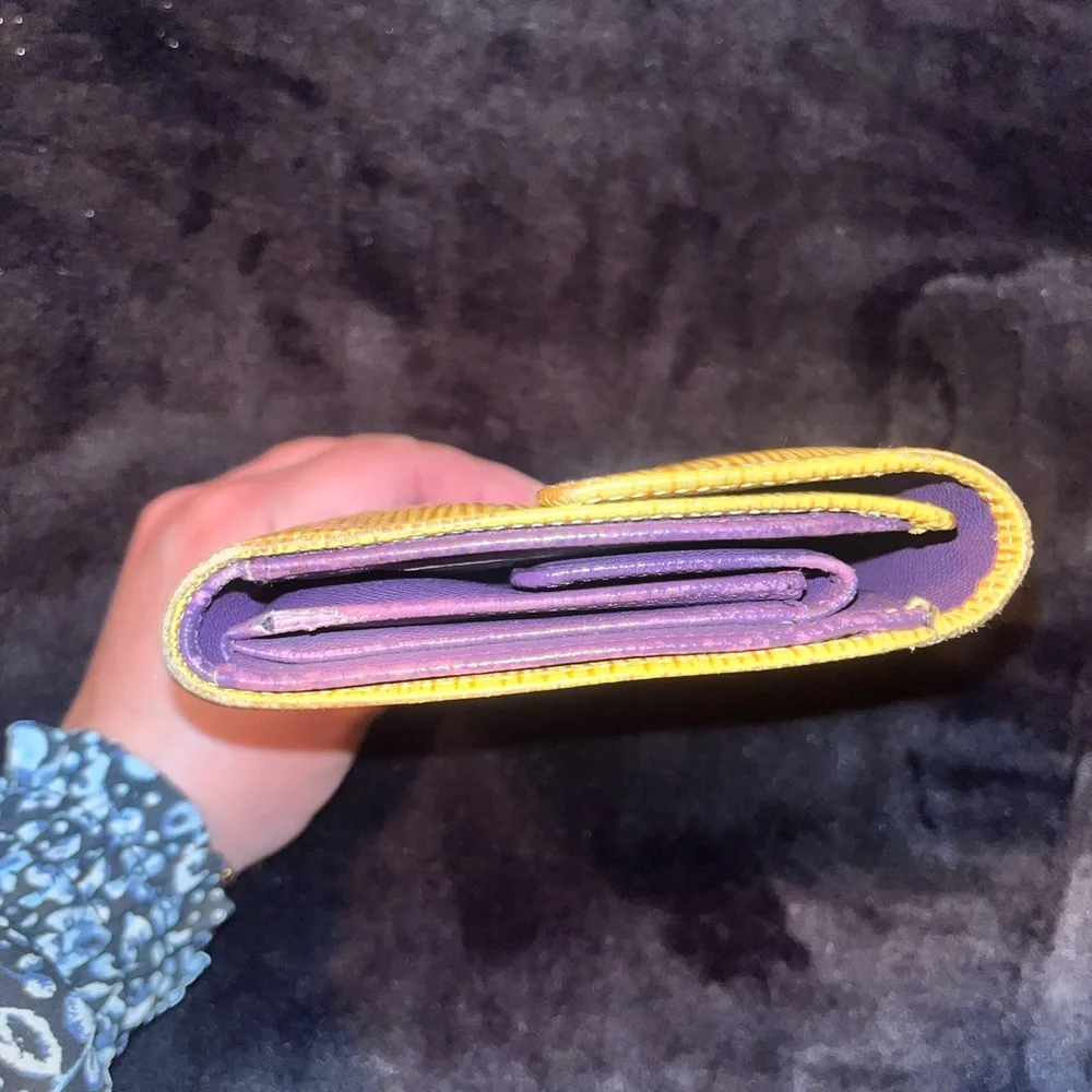 Louis Vuitton epi leather wallet - Picture 9 of 12